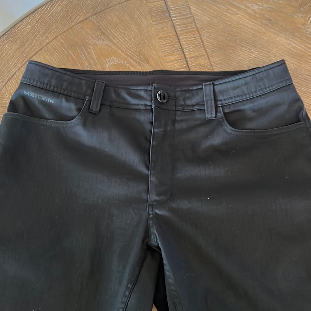 Under Armor Enduro Storm pants. Loose fit. 34 x 32.  Black.
